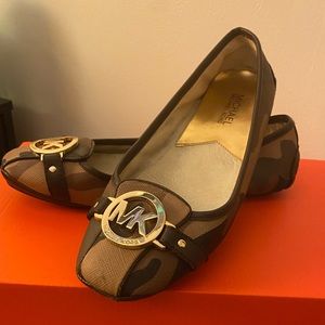Michael Kors flats
